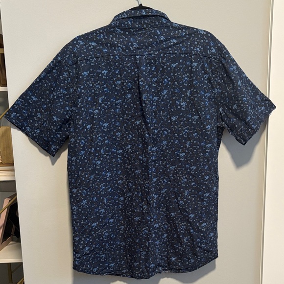 Levi's Men's Navy Floral Button Down Shirt - Picture 4 of 4